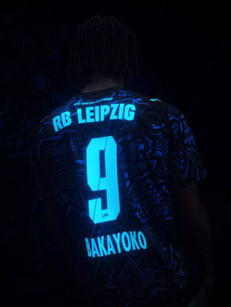 Le RB Leipzig sort un maillot qui brille dans le noir