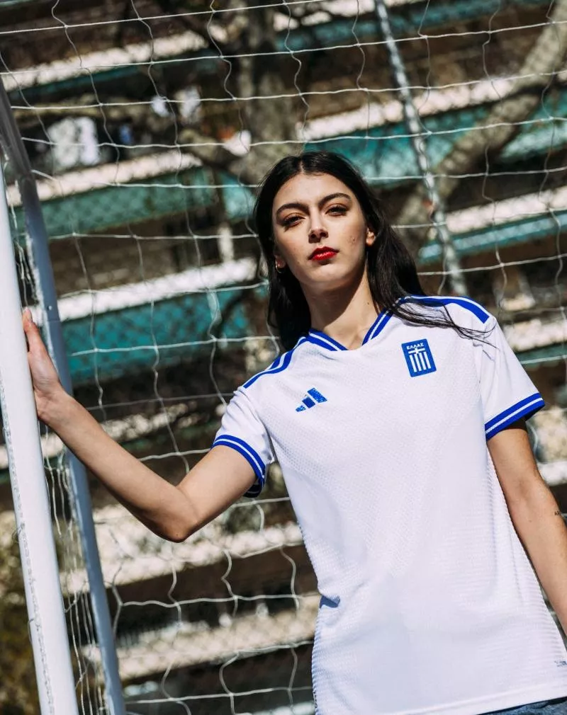La Grèce dégaine un nouveau maillot domicile avec adidas