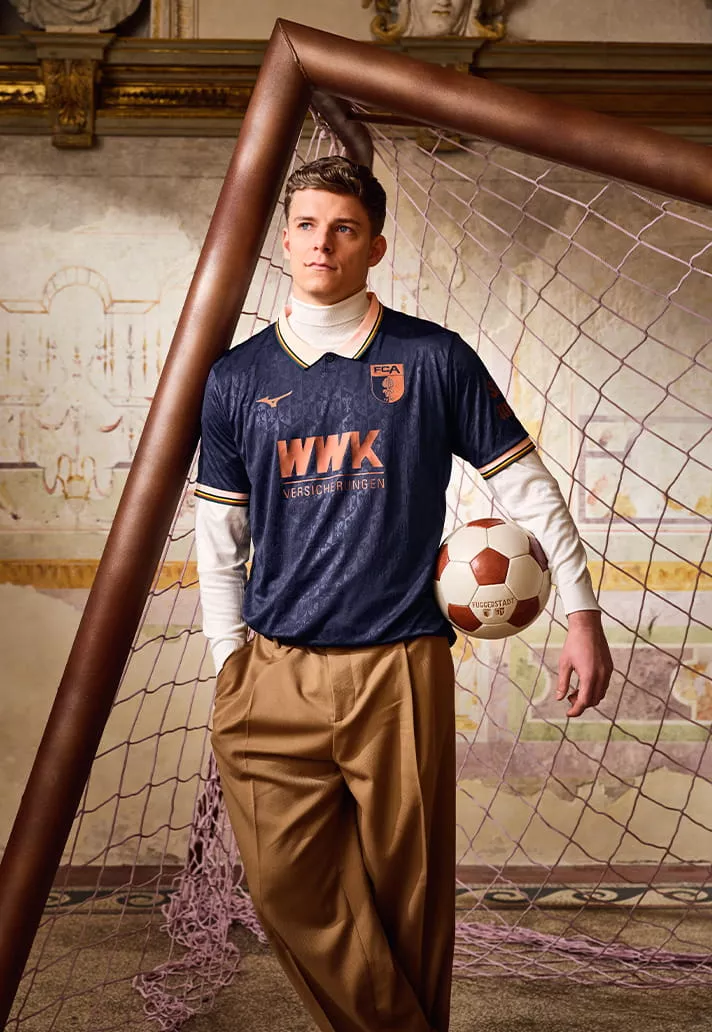 Le FC Augsbourg signe un des plus beaux maillots de cette saison avec Mizuno