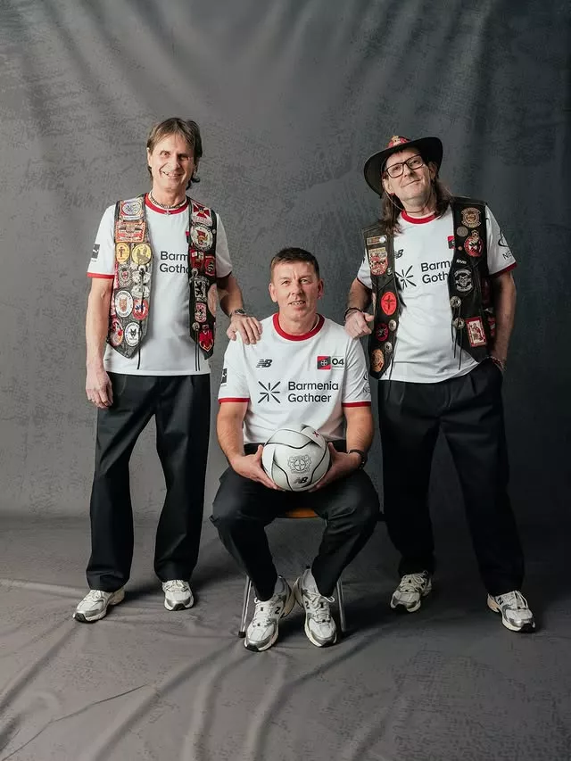 Le Bayer Leverkusen dévoile un maillot fourth en hommage à ses supporters