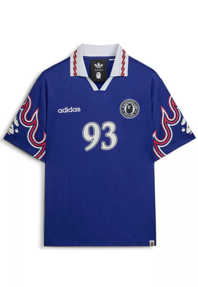 adidas Originals et BAPE revisitent deux maillots iconiques de la Coupe du monde