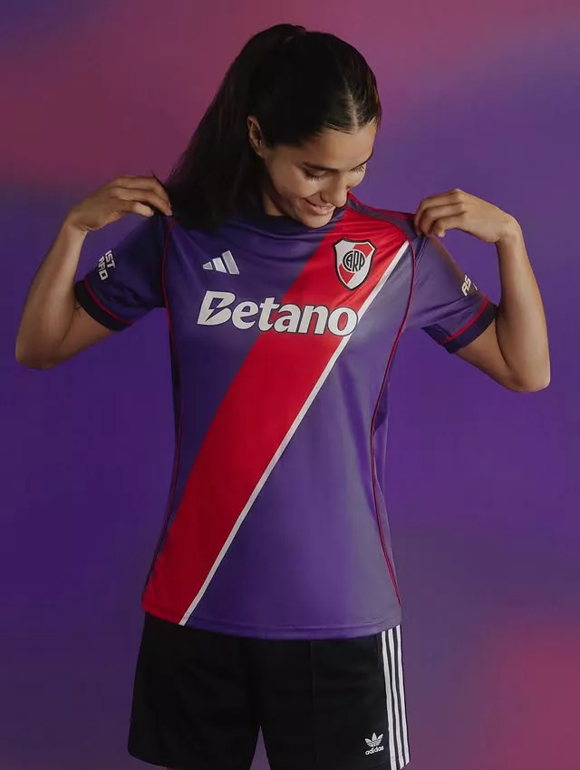 Boca Juniors et River Plate dévoilent de nouveaux maillots third