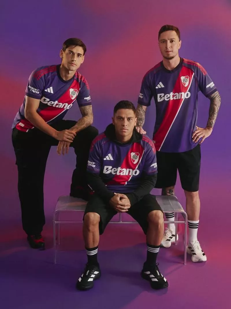 Boca Juniors et River Plate dévoilent de nouveaux maillots third