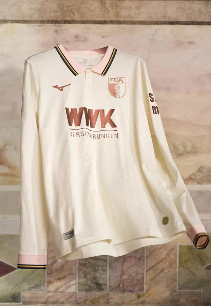 Le FC Augsbourg signe un des plus beaux maillots de cette saison avec Mizuno