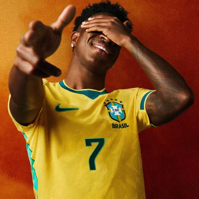 "Vai Brasa" : le détail qui fait polémique sur le dernier maillot du Brésil