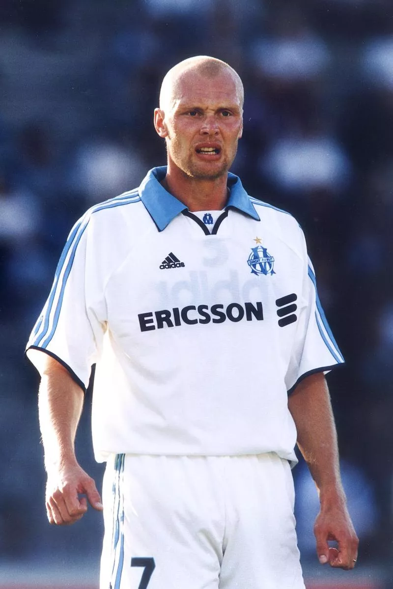 L'Olympique de Marseille dévoile deux superbes maillots vintage avec PUMA King