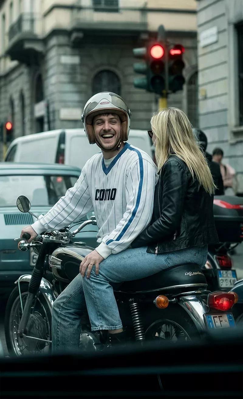 Côme dégaine une magnifique collection rétro inspirée des années 90