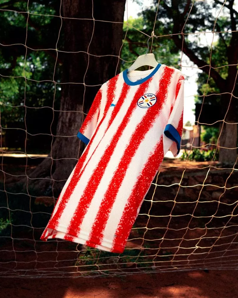 Le Paraguay dégaine son nouveau maillot pour la Coupe du monde 2026