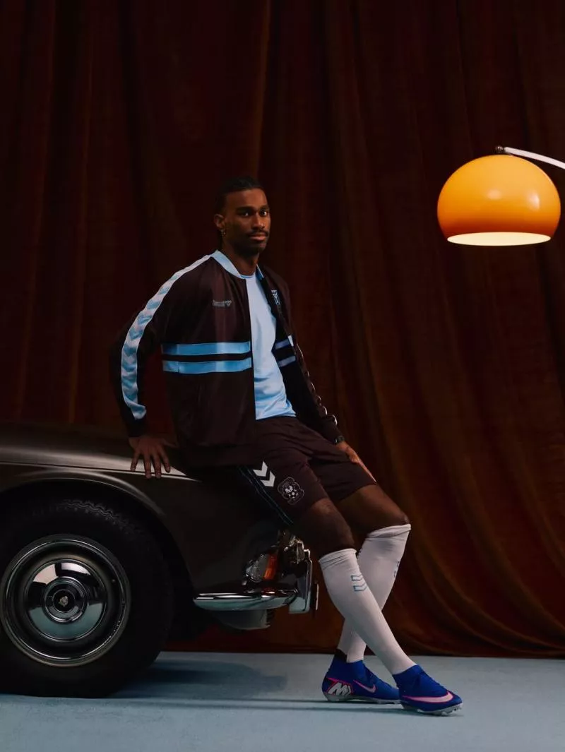 L'un des pires maillots de l'Histoire fait son retour en Angleterre