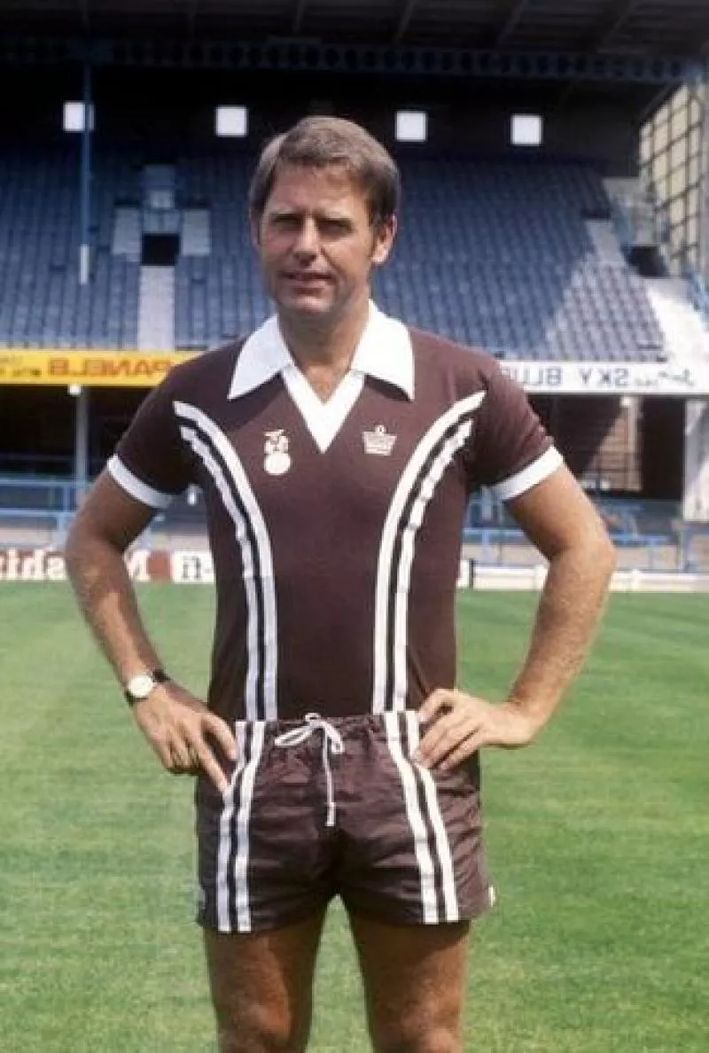 L'un des pires maillots de l'Histoire fait son retour en Angleterre