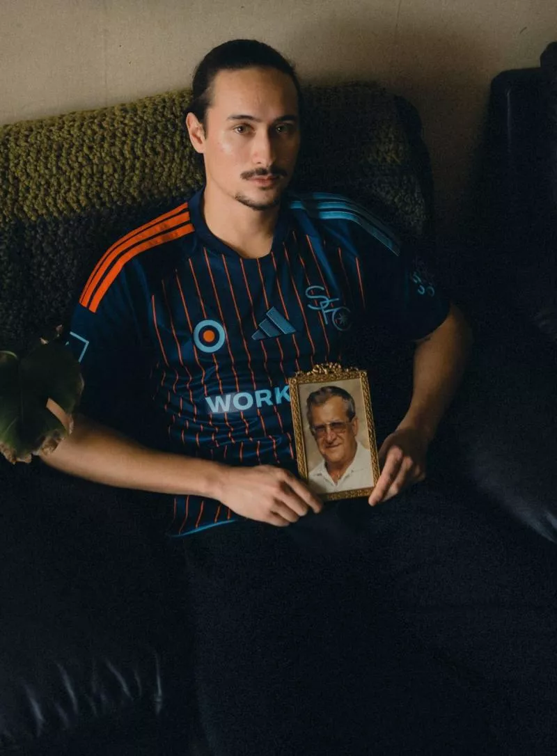 Le Solna FC régale avec son nouveau maillot domicile