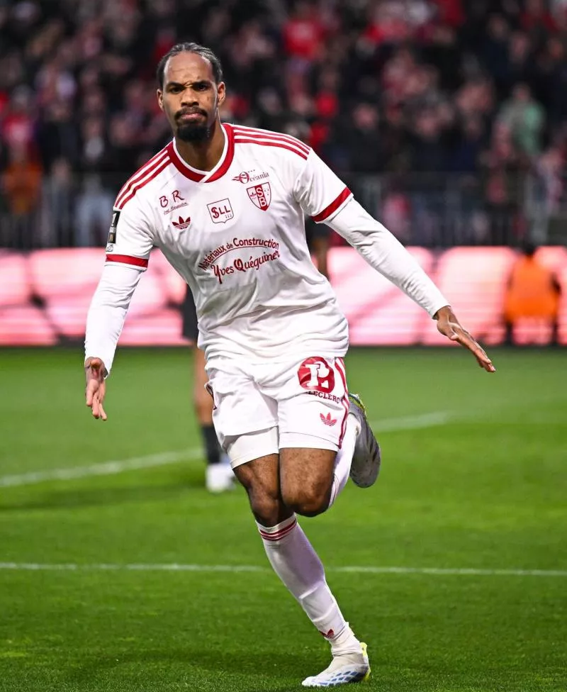 Quand les clubs bretons dégainent leur maillot anniversaire