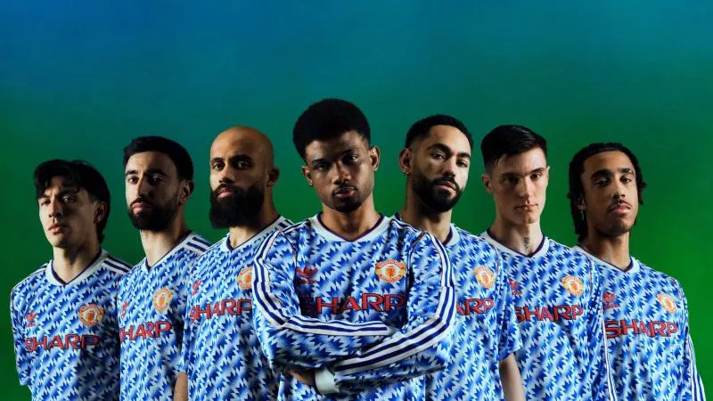 Manchester United dévoile une collection vintage en hommage aux années 90