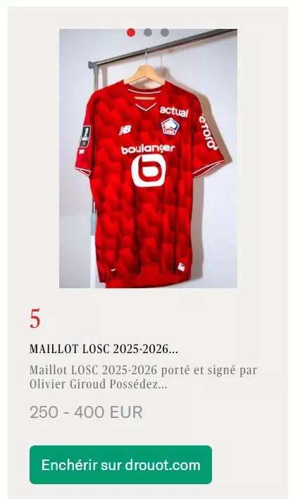 Des maillots de Giroud ou Maignan signés vendus aux enchères chez Drouot