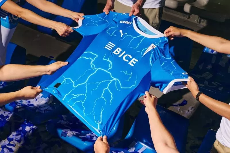 Ce club chilien dévoile son nouveau maillot avec un tifo géant
