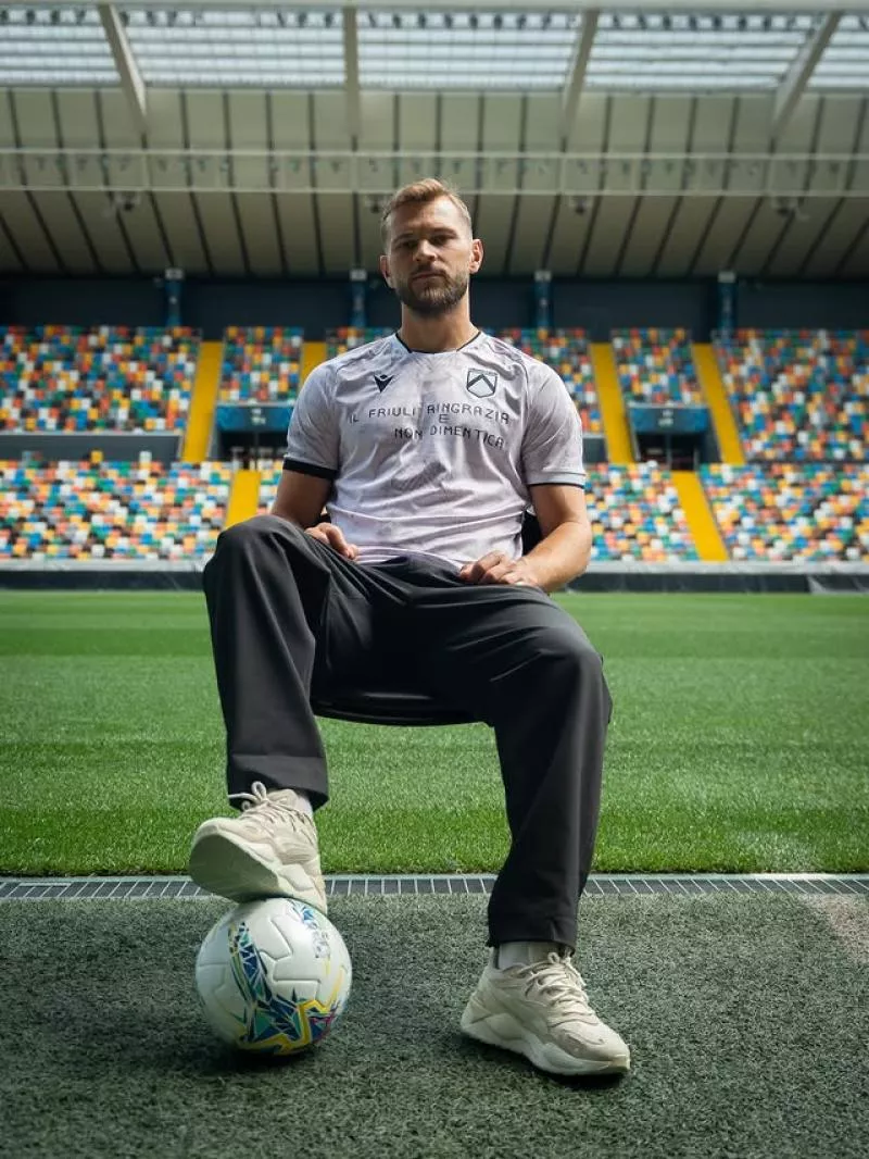 L'Udinese sort un maillot commémoratif pour les 50 ans du séisme au Frioul