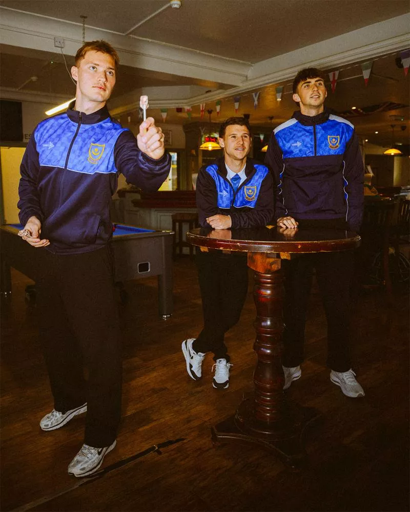 Les nouveaux maillots rétro de Portsmouth sont des pépites