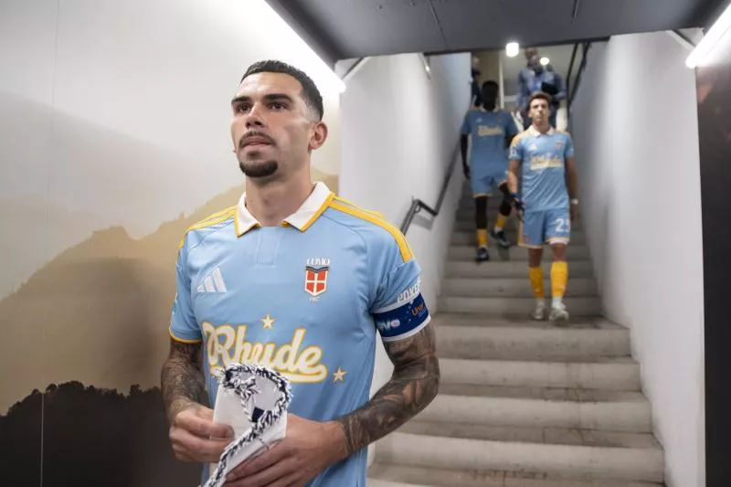 Como 1907 x RHUDE x adidas : un maillot édition limitée pour combattre la leucémie infantile