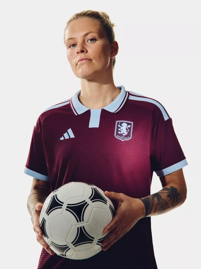 Aston Villa dévoile son nouveau maillot domicile pour la saison 2026-2027