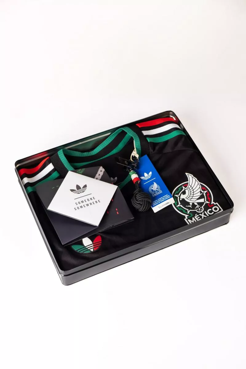 Le maillot de l'équipe nationale mexicaine brodé à la main : quand le football rencontre l'artisanat