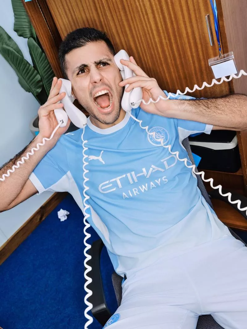 Manchester City dégaine son nouveau maillot domicile pour 2026-2027