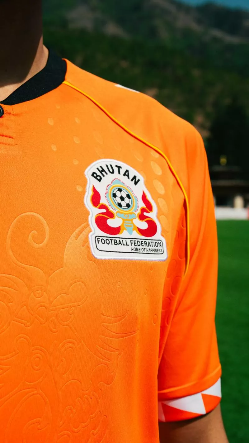Le nouveau maillot du Bhoutan en hommage aux robes des moines bouddhistes