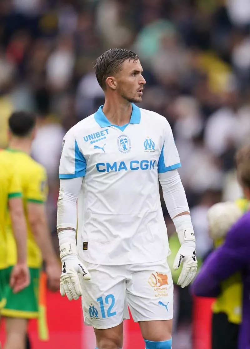 Jeffrey de LANGE of Olympique de Marseille during the Ligue 1 McDonald's match between Nantes and Marseille at Stade de la Beaujoire on May 2, 2026 in Nantes, France. (Photo by Daniel Derajinski/Icon Sport)  - Photo by Icon Sport