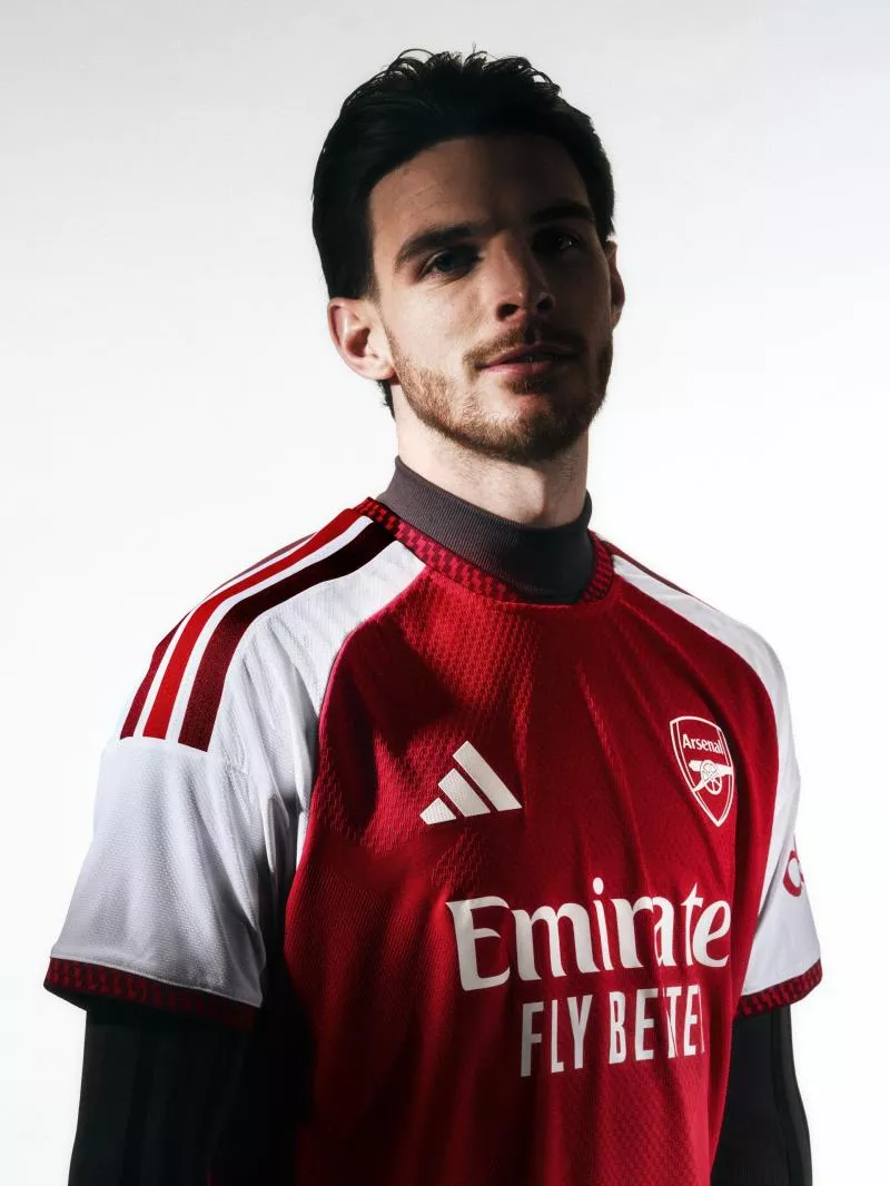 Nouveau maillot d'Arsenal 2026/27 : un hommage aux 20 ans de l'Emirates Stadium