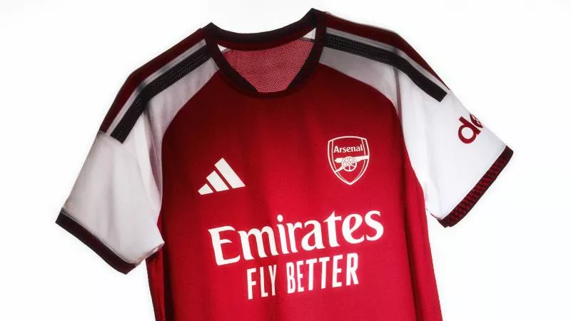 Nouveau maillot d'Arsenal 2026/27 : un hommage aux 20 ans de l'Emirates Stadium