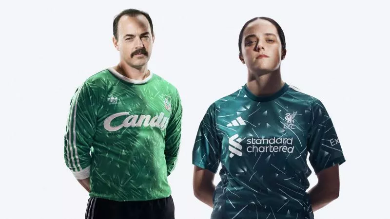 Liverpool présente son nouveau maillot domicile pour 2026-2027