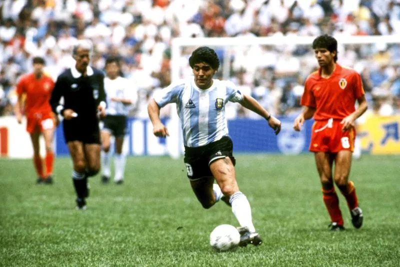 Le maillot mythique de Maradona en 86 remis aux enchères !