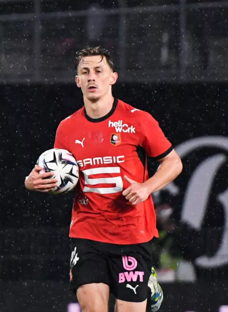 Le Stade rennais présente son nouveau maillot pour la saison 2026-2027