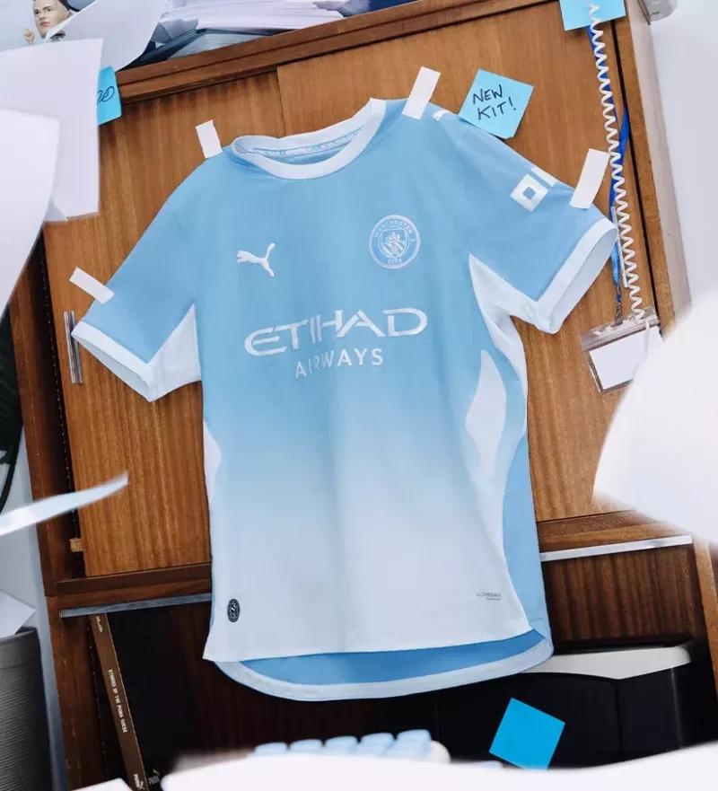 Manchester City dégaine son nouveau maillot domicile pour 2026-2027