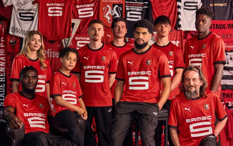 Le Stade rennais présente son nouveau maillot pour la saison 2026-2027