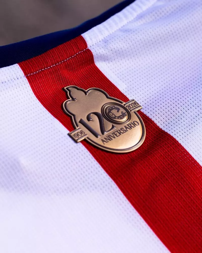 Les Chivas de Guadalajara dévoilent un maillot spécial pour leurs 120 ans