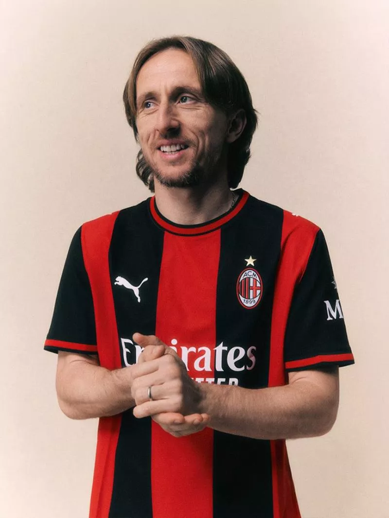 L’AC Milan revient au classique avec son nouveau maillot domicile 2026-2027