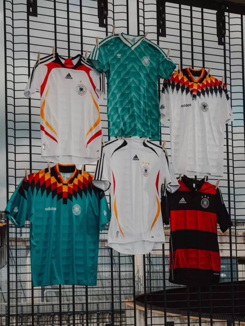 Adidas réédite plusieurs maillots iconiques de la Coupe du monde