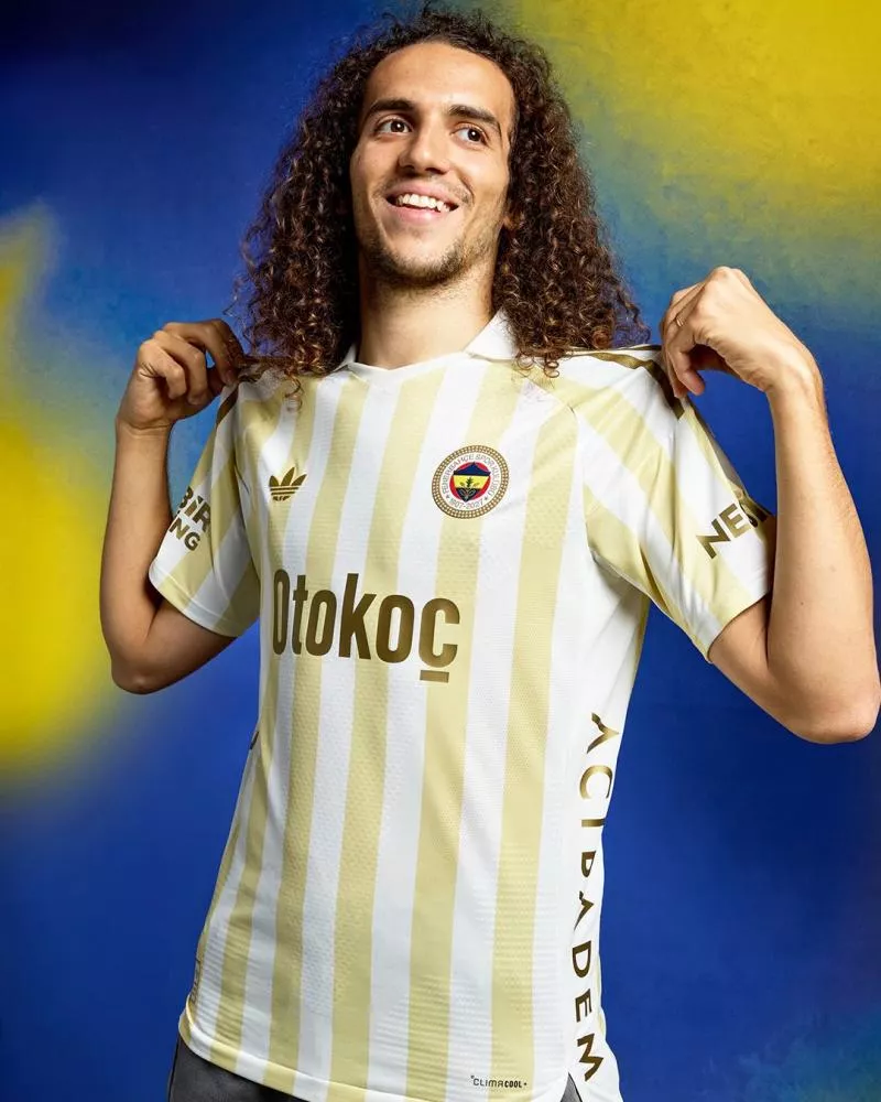 Le Fenerbahçe dégaine trois nouveaux maillots pour ses 120 ans