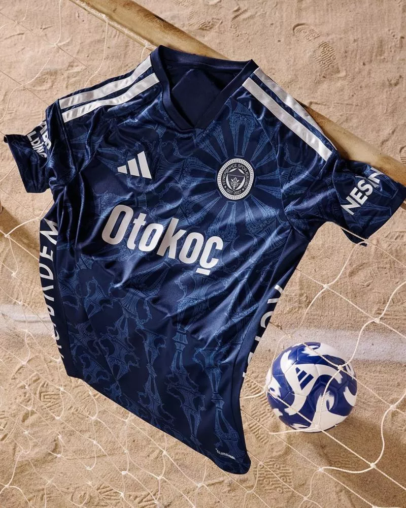 Le Fenerbahçe dégaine trois nouveaux maillots pour ses 120 ans