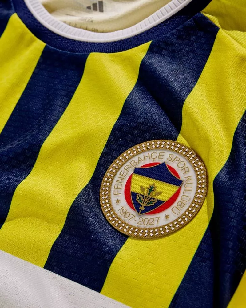 Le Fenerbahçe dégaine trois nouveaux maillots pour ses 120 ans