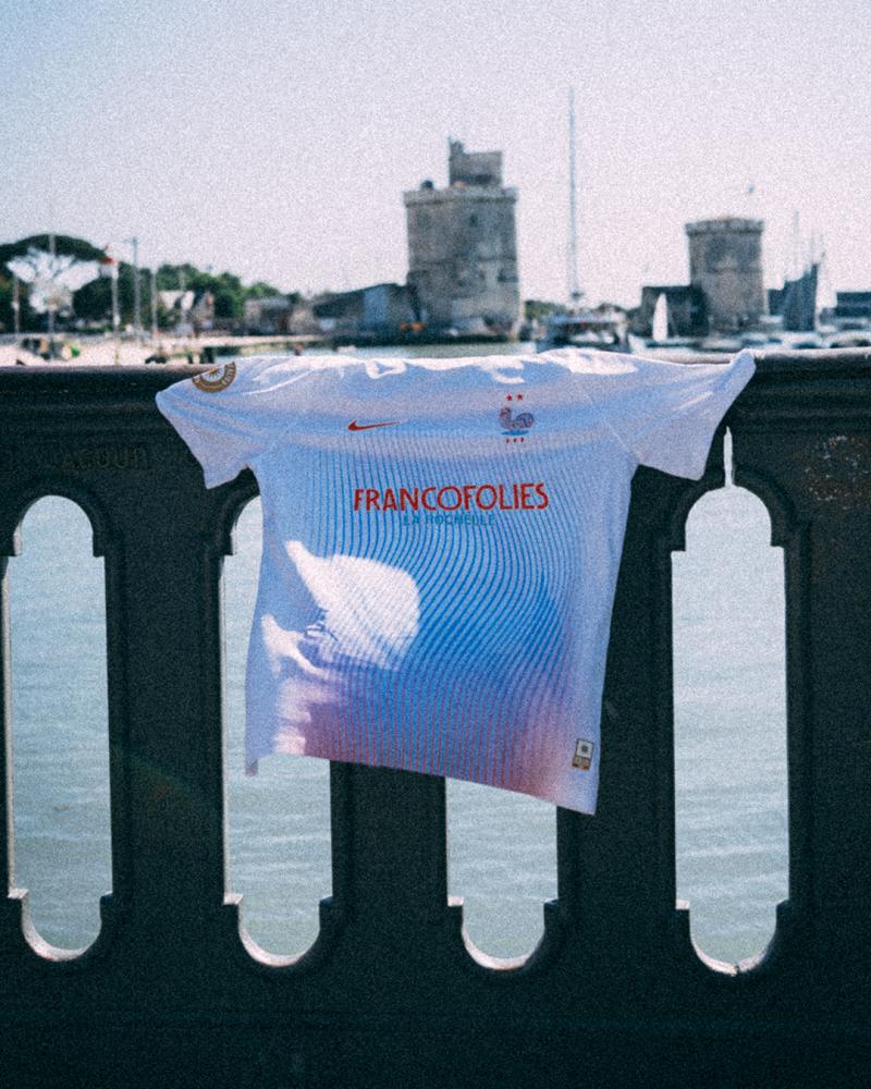 Les Francofolies sortent un maillot sublime avec la FFF