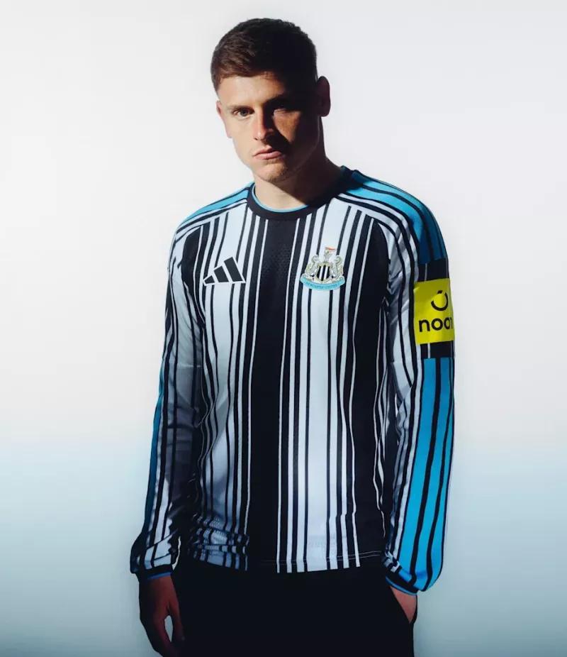 Newcastle mise sur un design code-barres avec son nouveau maillot domicile