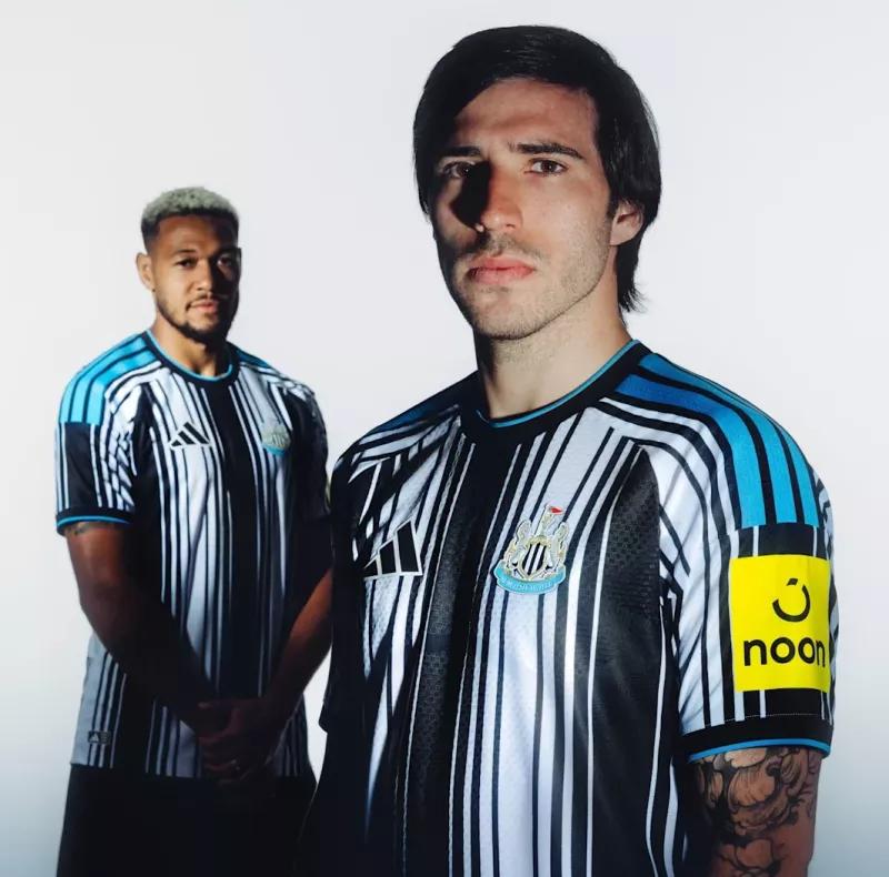 Newcastle mise sur un design code-barres avec son nouveau maillot domicile