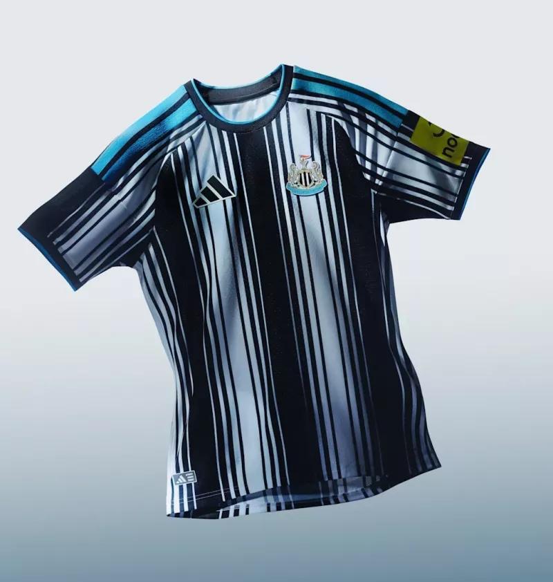 Newcastle mise sur un design code-barres avec son nouveau maillot domicile