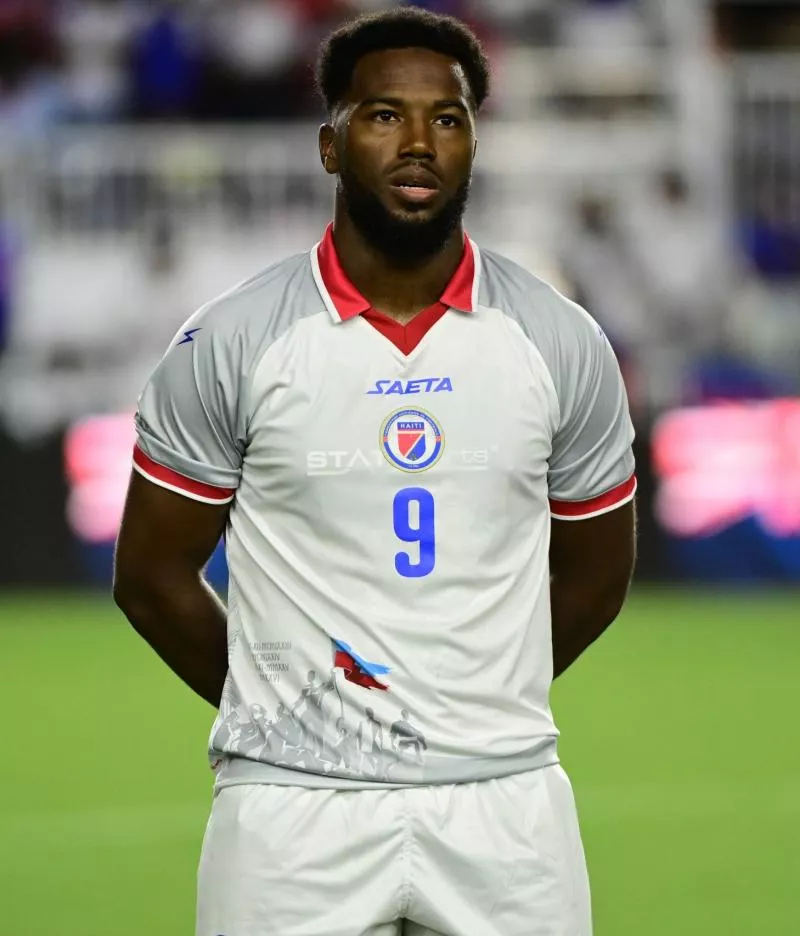 Haiti forward Duckens Nazon (9) stands for the national anthem prior to the match between Haiti and New Zealand in a FIFA World Cup 2026 Friendly International at the IMCF Stadium on June 2, 2026 in Fort Lauderdale, Florida. (Photo by JC Ruiz/Sipa USA) - Photo by Icon Sport