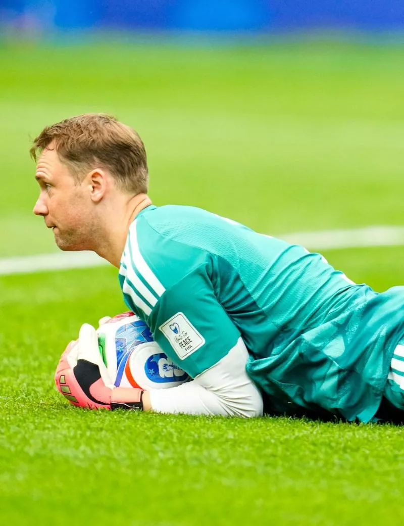 Pourquoi Manuel Neuer a-t-il découpé son maillot face à Curaçao ?