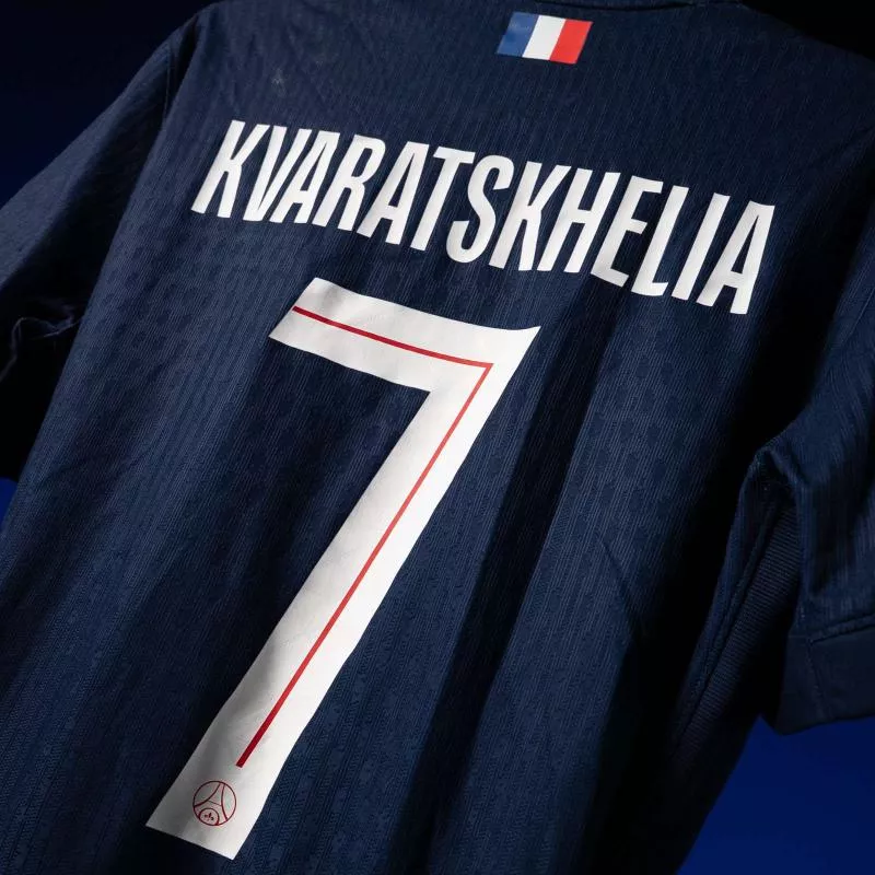 Les maillots de la finale de Ligue des champions du PSG vendus à des sommes records
