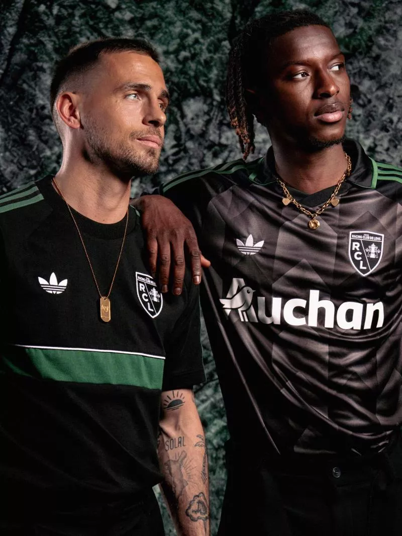 Pourquoi le nouveau maillot extérieur du RC Lens est-il gris et noir ?