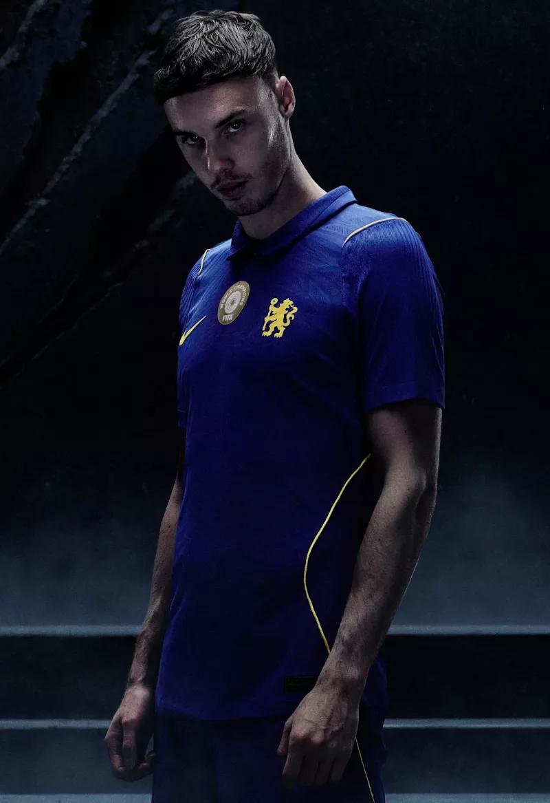 Chelsea dégaine son nouveau maillot domicile pour la saison prochaine