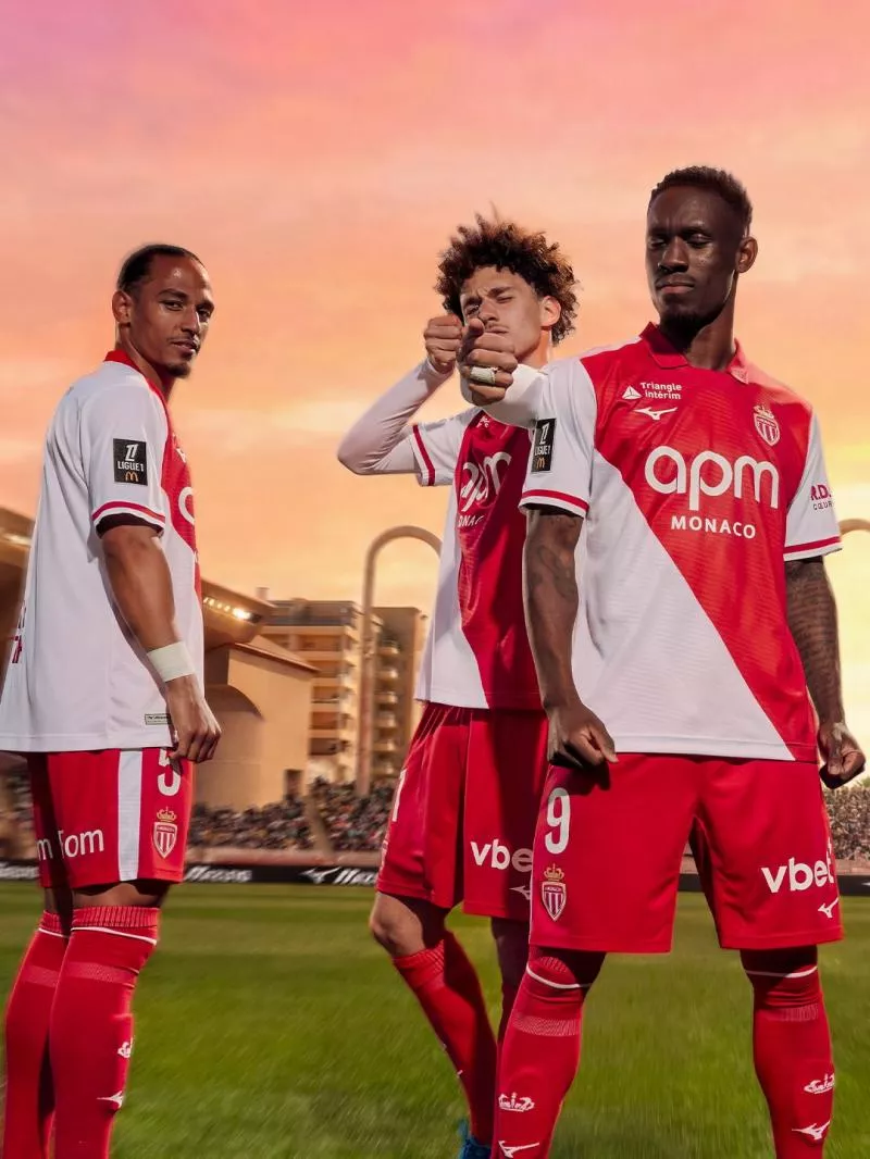 Le col polo revient sur le nouveau maillot domicile de l'AS Monaco